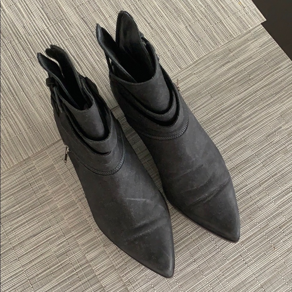 Black made in Italy size 38 latitude booties